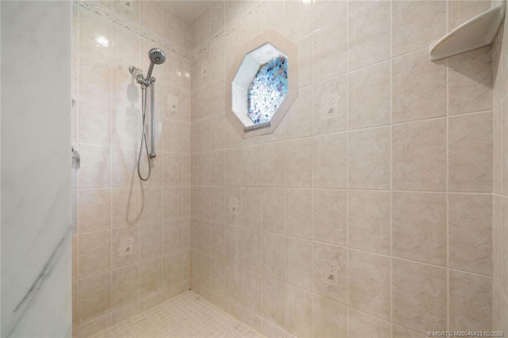 Jensen Beach, Florida 34957, United States, 4 Bedrooms Bedrooms, ,4 BathroomsBathrooms,Residential,Pending,46856