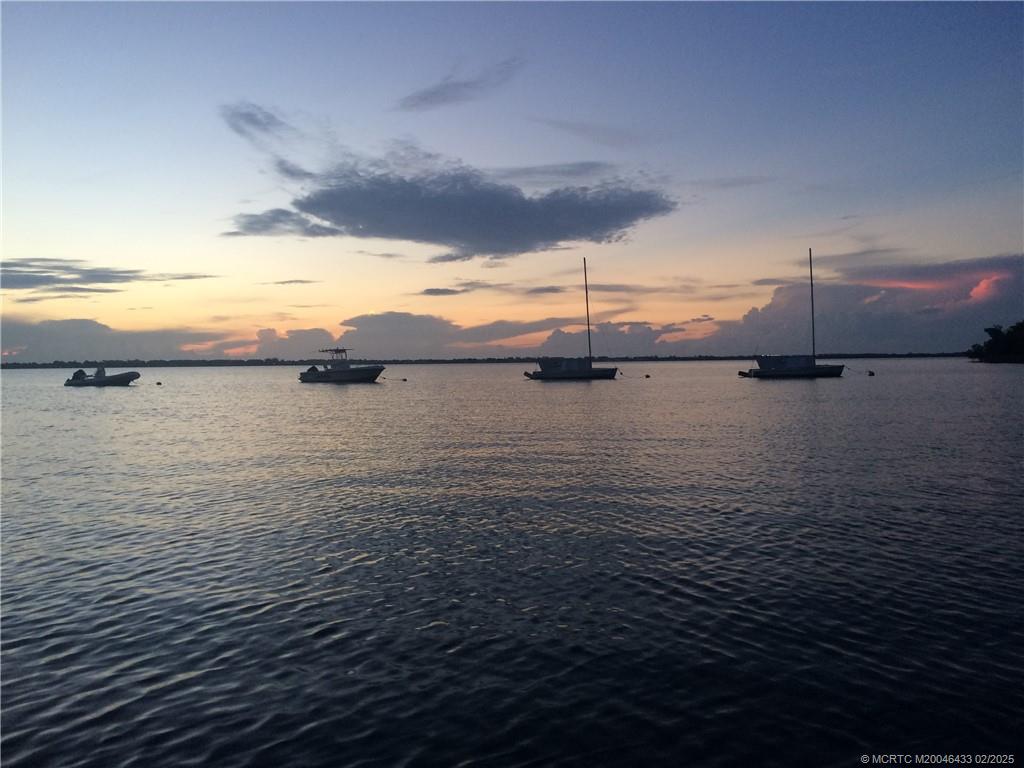 Jensen Beach, Florida 34957, United States, 4 Bedrooms Bedrooms, ,4 BathroomsBathrooms,Residential,Pending,46856