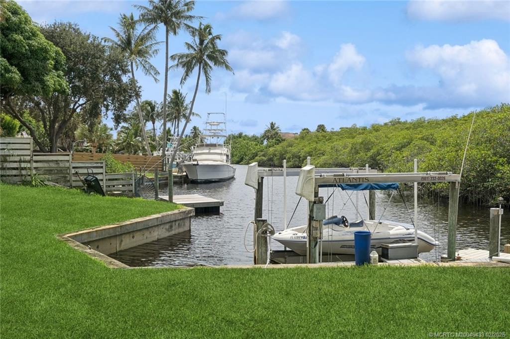 Jensen Beach, Florida 34957, United States, 4 Bedrooms Bedrooms, ,4 BathroomsBathrooms,Residential,Pending,46856