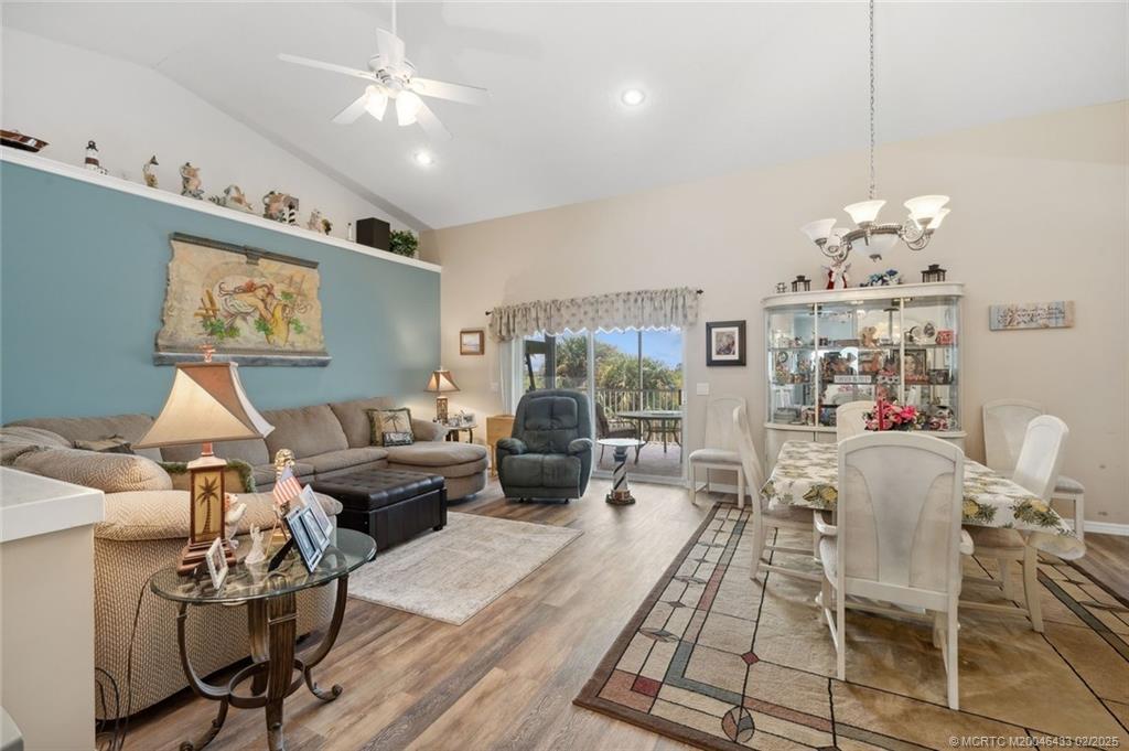 Jensen Beach, Florida 34957, United States, 4 Bedrooms Bedrooms, ,4 BathroomsBathrooms,Residential,Pending,46856