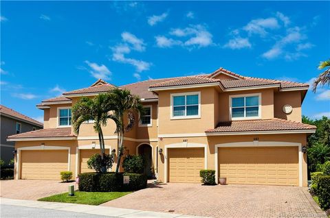 Townhouse For Sale - 587 SW Glen Crest Way<br/> Stuart, FL 34997