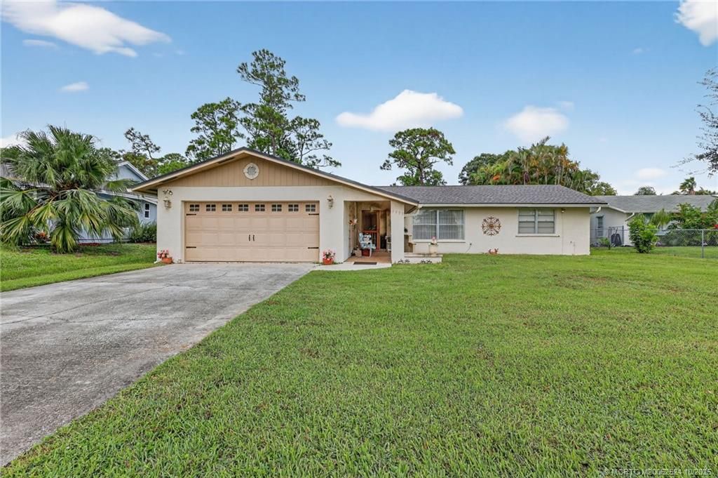 Photo of 6299 SE Poinciana Lane, Hobe Sound, FL 33455 (MLS # M20052524)