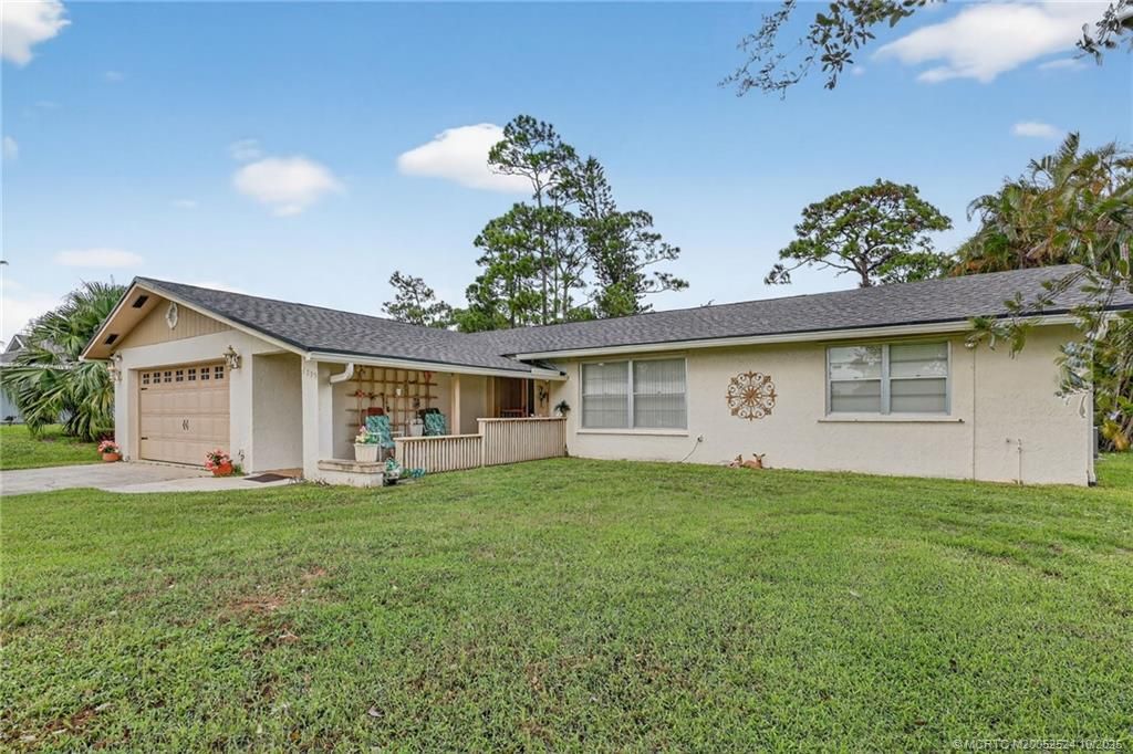Photo of 6299 SE Poinciana Lane, Hobe Sound, FL 33455 (MLS # M20052524)