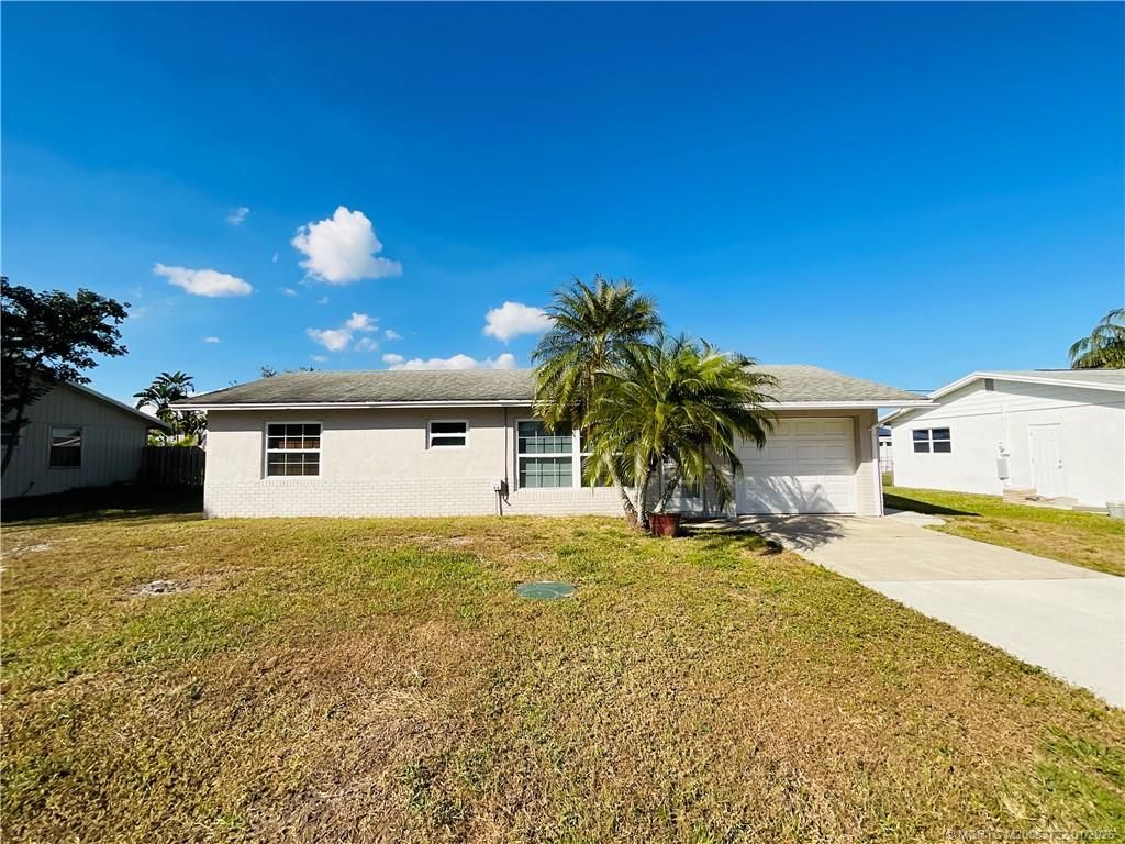 Photo of 2031 SE Jackson Street, Stuart, FL 34997 (MLS # M20053722)
