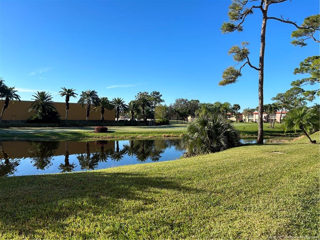 Stuart, Florida 34994, United States, 2 Bedrooms Bedrooms, ,2 BathroomsBathrooms,Residential,Pending,63305