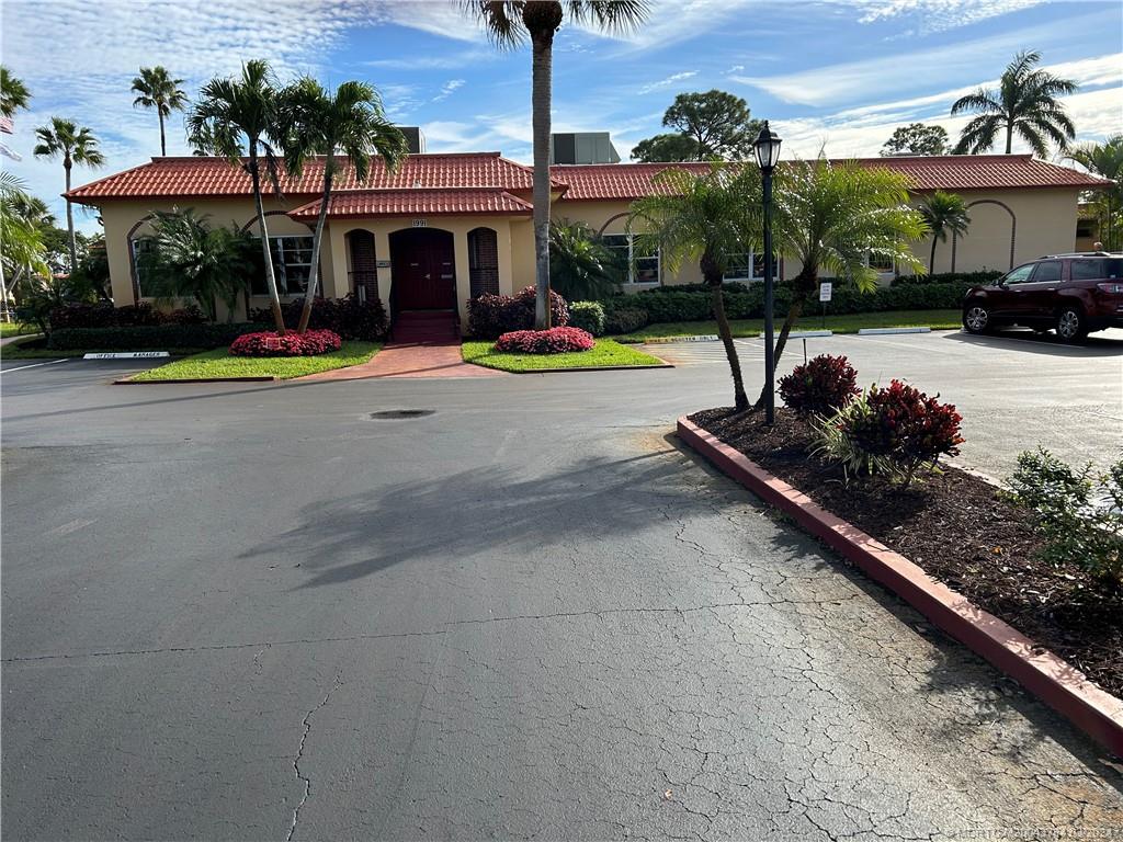 Stuart, Florida 34994, United States, 2 Bedrooms Bedrooms, ,2 BathroomsBathrooms,Residential,Pending,63305