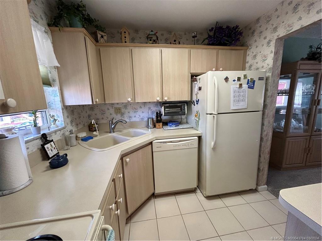 Stuart, Florida 34994, United States, 2 Bedrooms Bedrooms, ,2 BathroomsBathrooms,Residential,Pending,63305