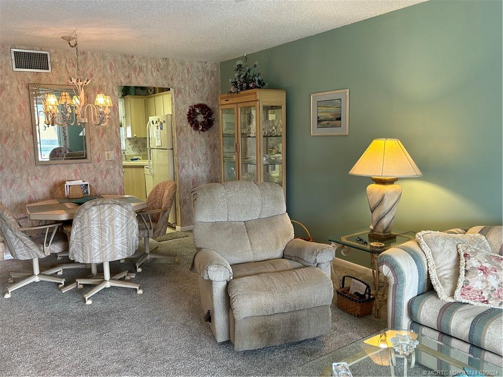 Stuart, Florida 34994, United States, 2 Bedrooms Bedrooms, ,2 BathroomsBathrooms,Residential,Pending,63305