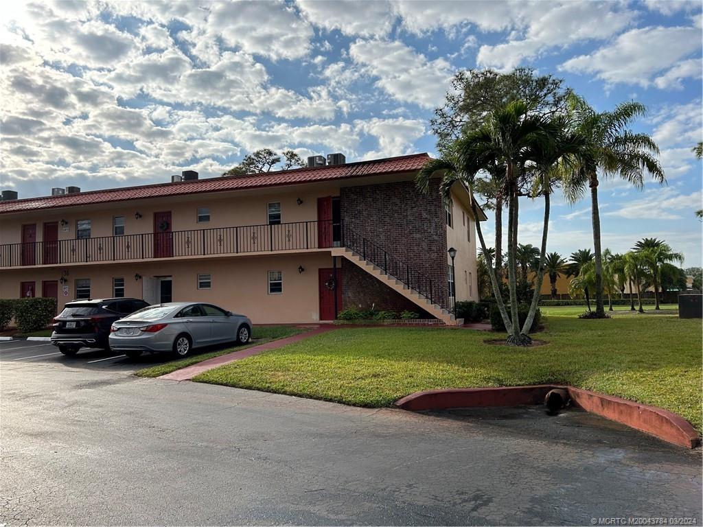 Stuart, Florida 34994, United States, 2 Bedrooms Bedrooms, ,2 BathroomsBathrooms,Residential,Pending,63305