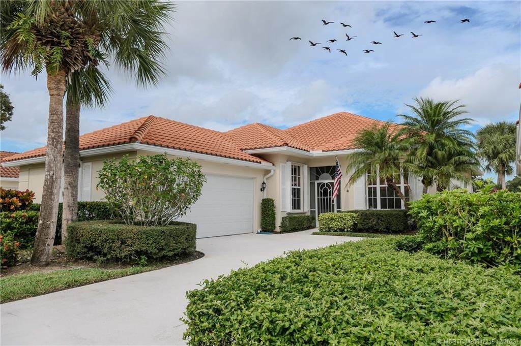 Photo of 7960 SE Double Tree Drive, Hobe Sound, FL 33455 (MLS # M20042215)