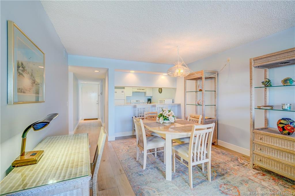 Stuart, Florida 34996, United States, 2 Bedrooms Bedrooms, ,2 BathroomsBathrooms,Residential,Active,25187