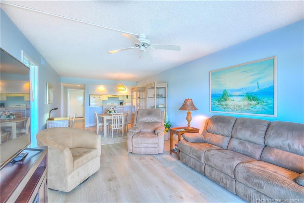 Stuart, Florida 34996, United States, 2 Bedrooms Bedrooms, ,2 BathroomsBathrooms,Residential,Active,25187