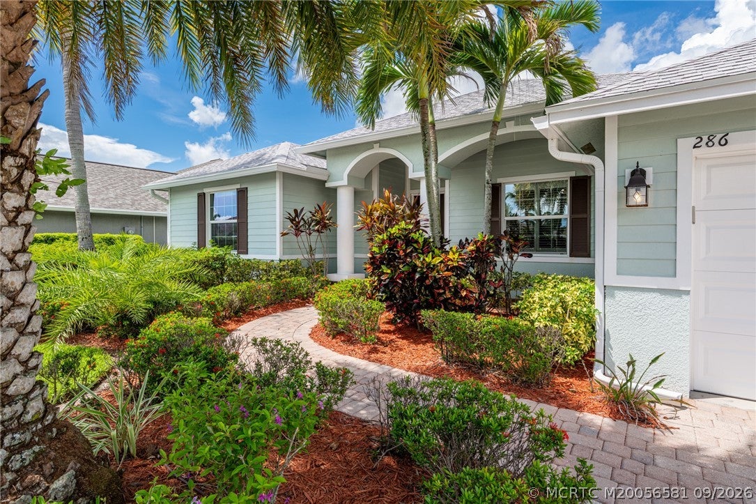 286 SW Vista Lake Drive