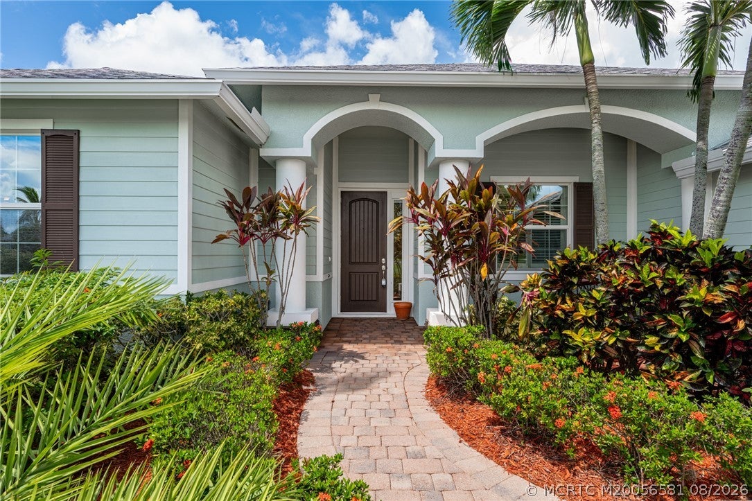 286 SW Vista Lake Drive