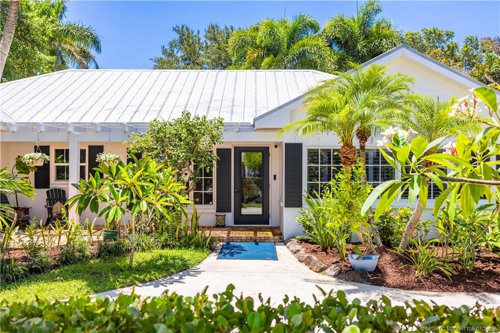 Photo of 4 Emarita Way, Stuart, FL 34996 (MLS # M20051106)