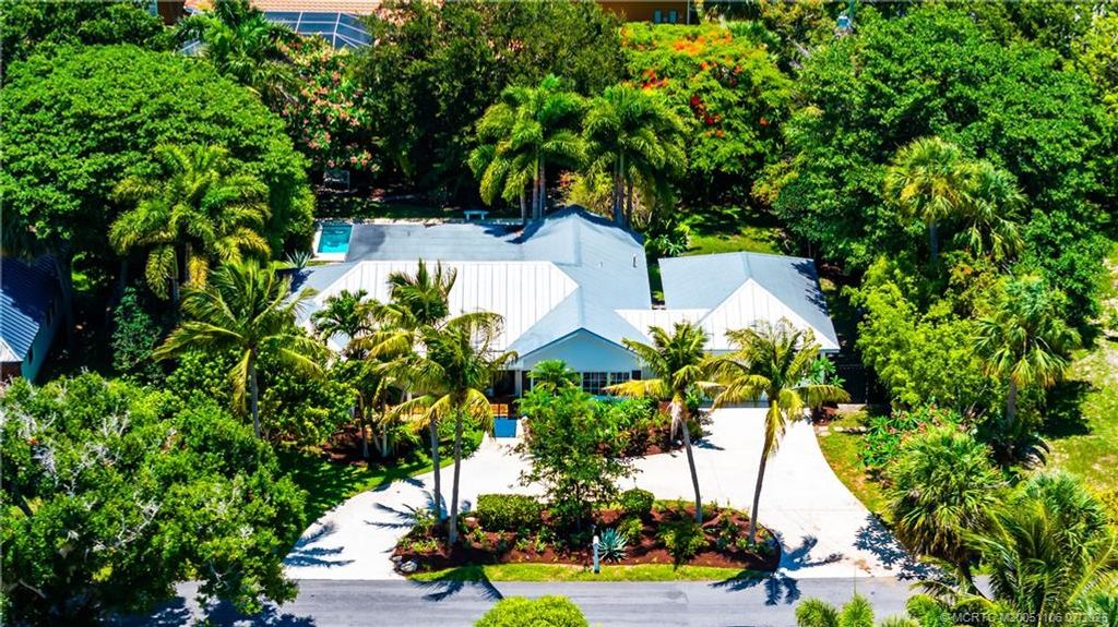 Photo of 4 Emarita Way, Stuart, FL 34996 (MLS # M20051106)