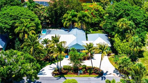 Photo of 4 Emarita Way, Stuart, FL 34996 (MLS # M20051106)