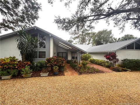 Photo of 5220 SE Burning Tree Circle S, Stuart, FL 34997 (MLS # M20055961)