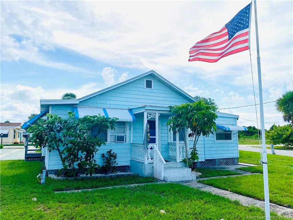 Photo of 4799 NE Blue Heron Lane, Jensen Beach, FL 34957 (MLS # M20045509)