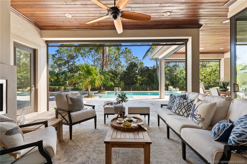 Palm City, Florida 34990, United States, 3 Bedrooms Bedrooms, ,4 BathroomsBathrooms,Residential,Pending,20339