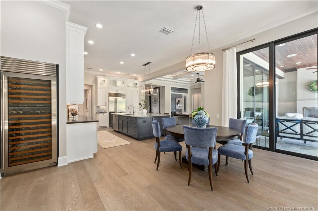 Palm City, Florida 34990, United States, 3 Bedrooms Bedrooms, ,4 BathroomsBathrooms,Residential,Pending,20339