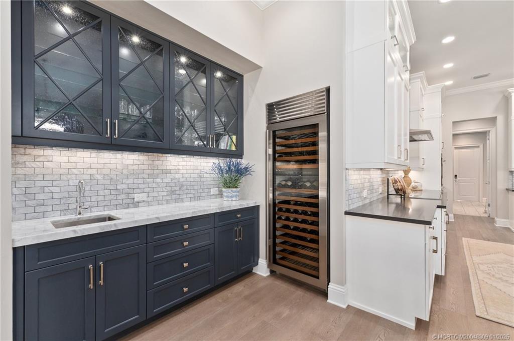 Palm City, Florida 34990, United States, 3 Bedrooms Bedrooms, ,4 BathroomsBathrooms,Residential,Pending,20339