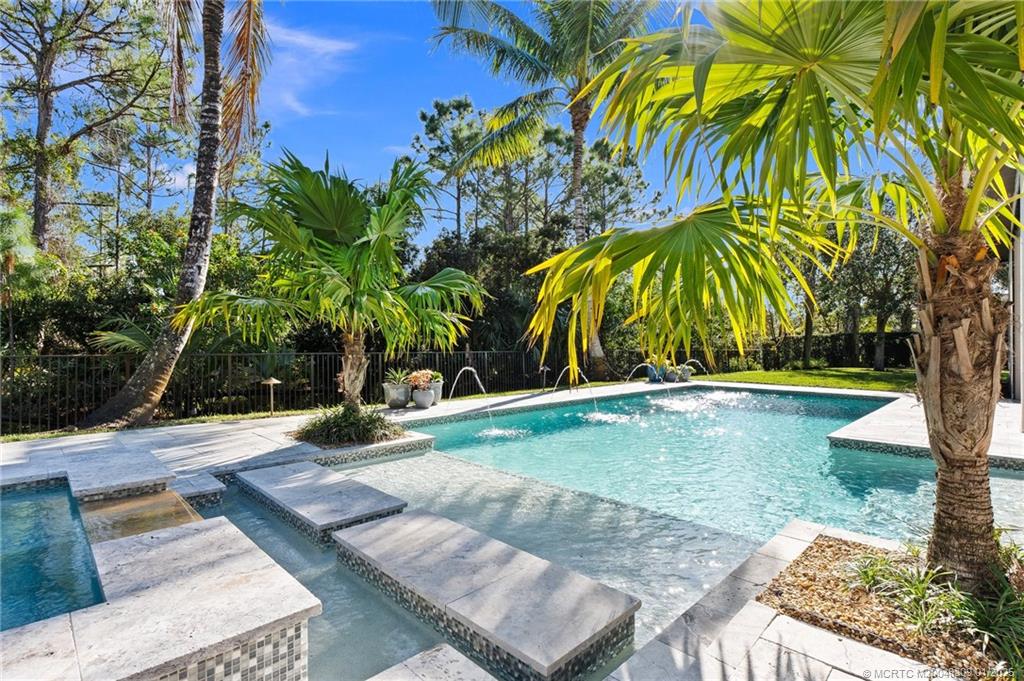 Palm City, Florida 34990, United States, 3 Bedrooms Bedrooms, ,4 BathroomsBathrooms,Residential,Pending,20339