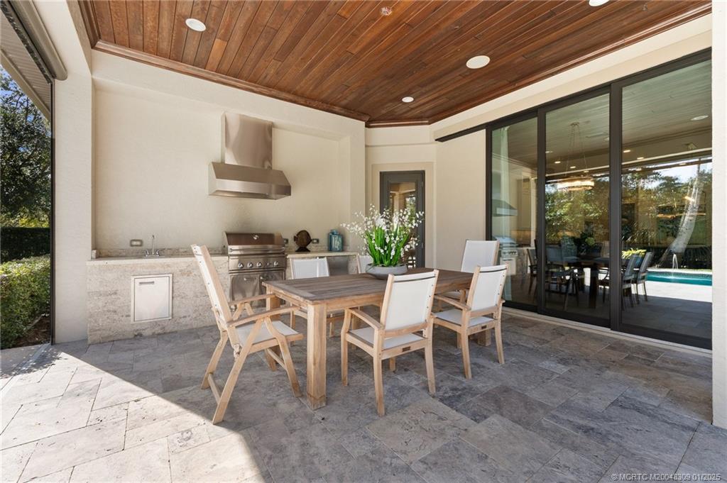 Palm City, Florida 34990, United States, 3 Bedrooms Bedrooms, ,4 BathroomsBathrooms,Residential,Pending,20339