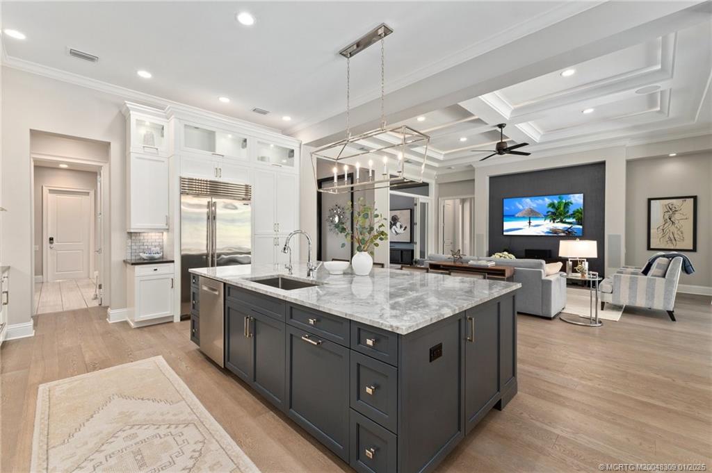 Palm City, Florida 34990, United States, 3 Bedrooms Bedrooms, ,4 BathroomsBathrooms,Residential,Pending,20339