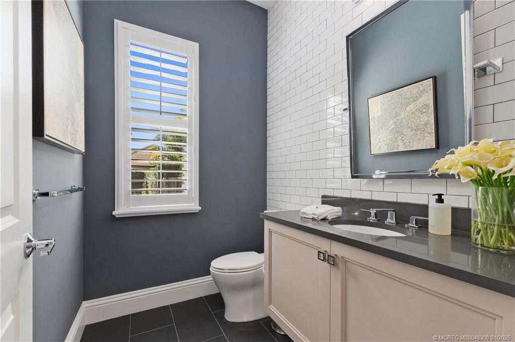 Palm City, Florida 34990, United States, 3 Bedrooms Bedrooms, ,4 BathroomsBathrooms,Residential,Pending,20339