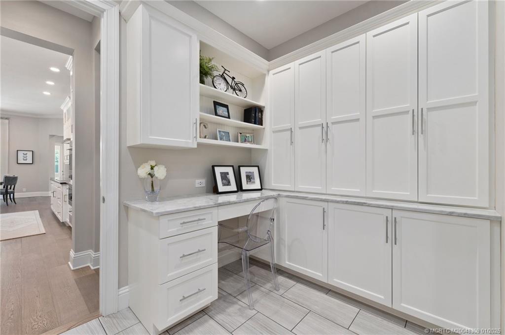 Palm City, Florida 34990, United States, 3 Bedrooms Bedrooms, ,4 BathroomsBathrooms,Residential,Pending,20339