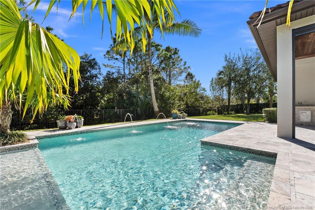 Palm City, Florida 34990, United States, 3 Bedrooms Bedrooms, ,4 BathroomsBathrooms,Residential,Pending,20339