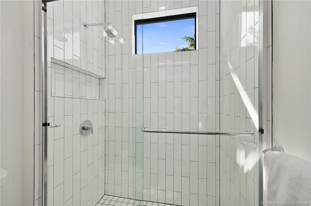 Palm City, Florida 34990, United States, 3 Bedrooms Bedrooms, ,4 BathroomsBathrooms,Residential,Pending,20339