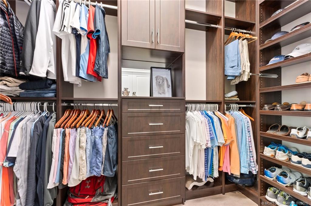 Palm City, Florida 34990, United States, 3 Bedrooms Bedrooms, ,4 BathroomsBathrooms,Residential,Pending,20339