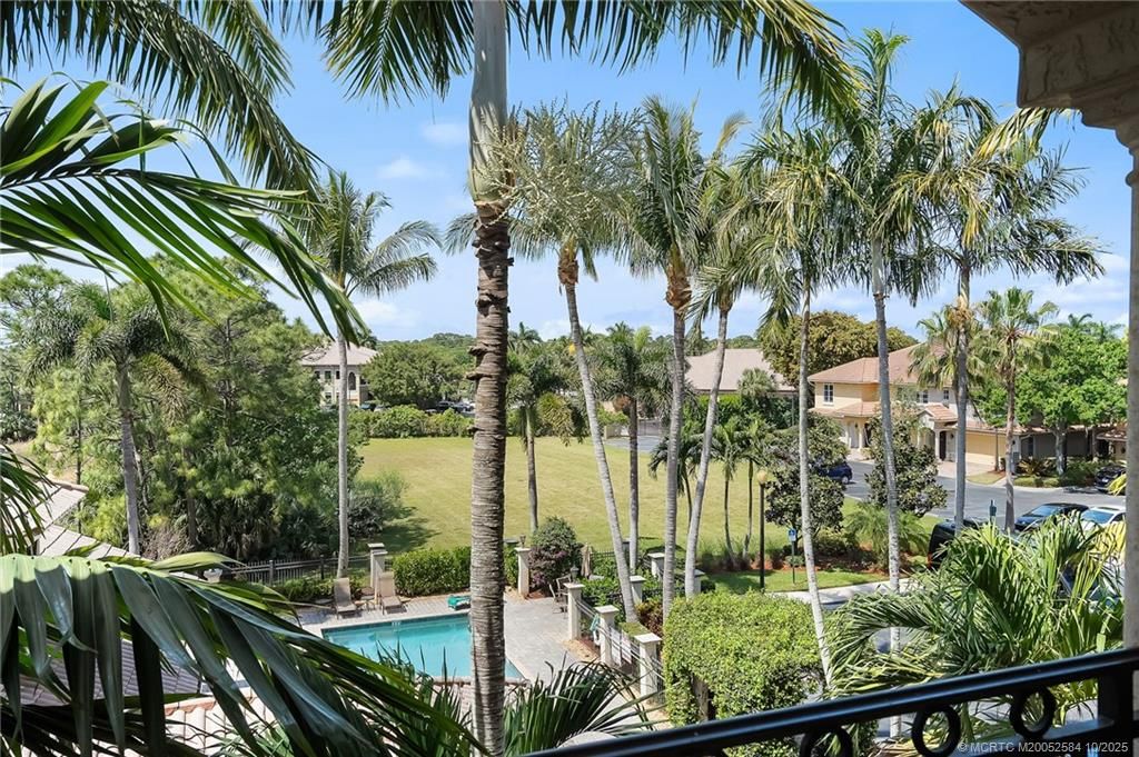 Photo of 960 SE Willoughby Trace, Stuart, FL 34997 (MLS # M20052584)