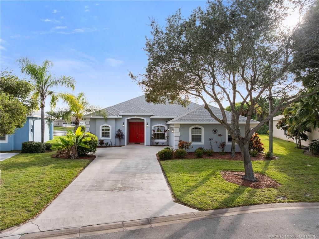Photo of 510 NW Fetterbush Way, Jensen Beach, FL 34957 (MLS # M20053068)