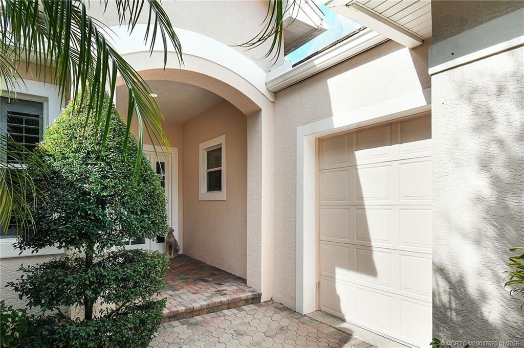 Photo of 4082 SE Henley Lane, Stuart, FL 34997 (MLS # M20047670)