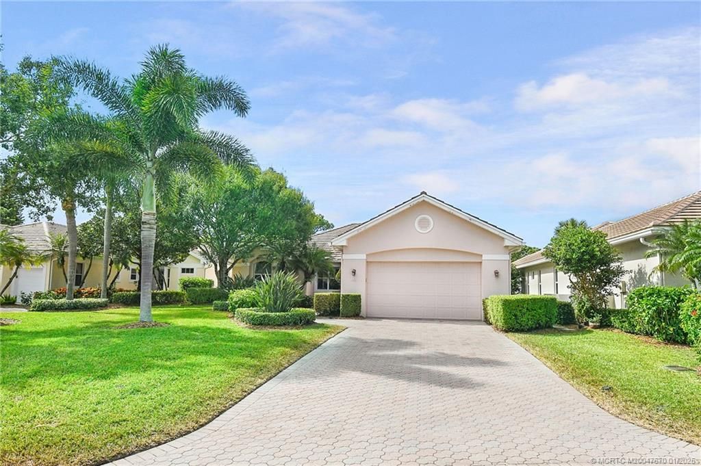 Photo of 4082 SE Henley Lane, Stuart, FL 34997 (MLS # M20047670)