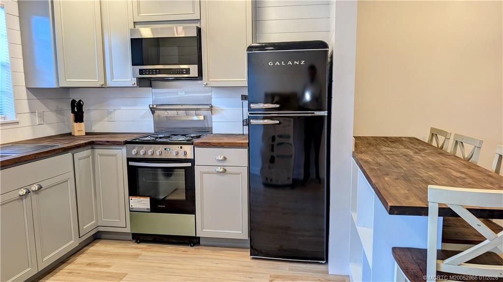 Photo of 2950 SE Ocean Boulevard #5-2, Stuart, FL 34996 (MLS # M20052966)