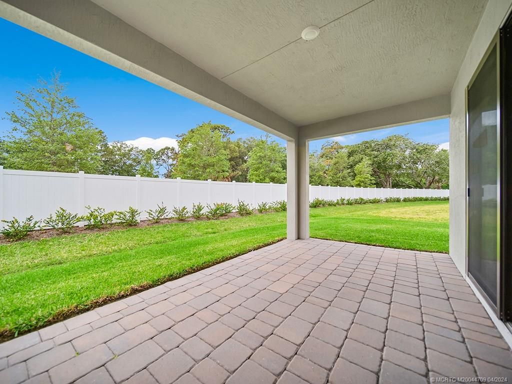 Photo of 1550 SW Lago Circle, Palm City, FL 34990 (MLS # M20044709)