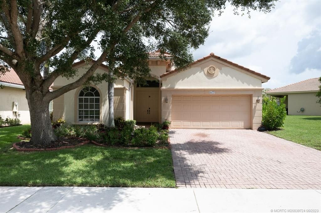 Photo of 1477 SE Legacy Cove Circle, Stuart, FL 34997 (MLS # M20039724)