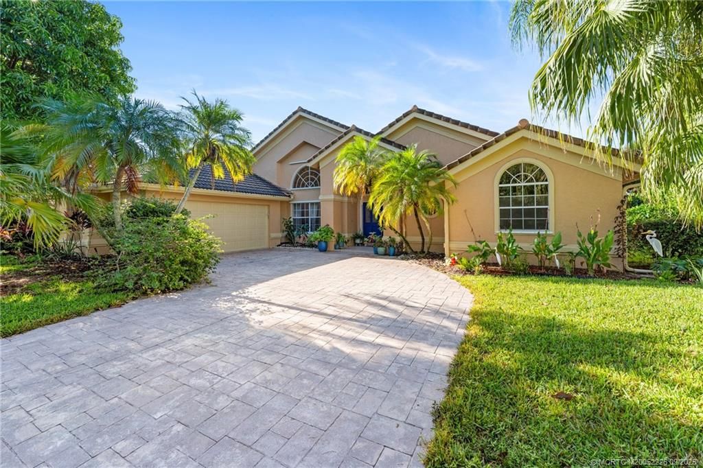 Photo of 1306 SW Cottonwood Cove, Port Saint Lucie, FL 34986 (MLS # M20052226)