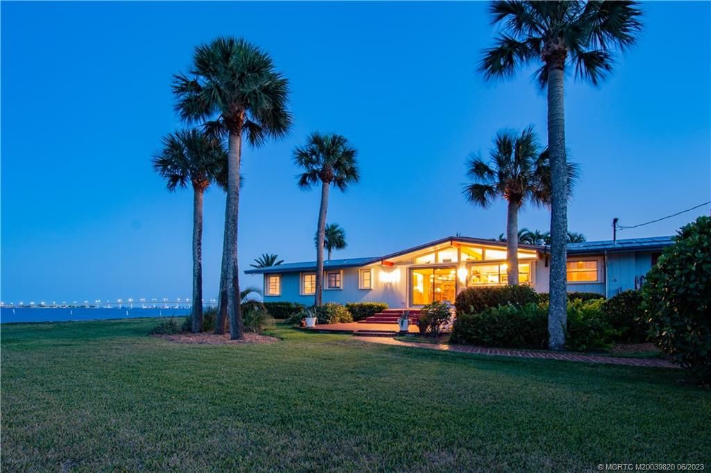 Photo of 88 N Sewalls Point Road, Stuart, FL 34996 (MLS # M20039820)