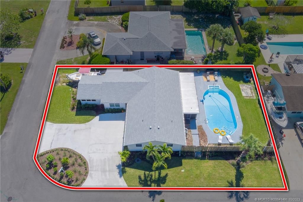 Photo of 5156 SE Manatee Terrace, Stuart, FL 34997 (MLS # M20041491)