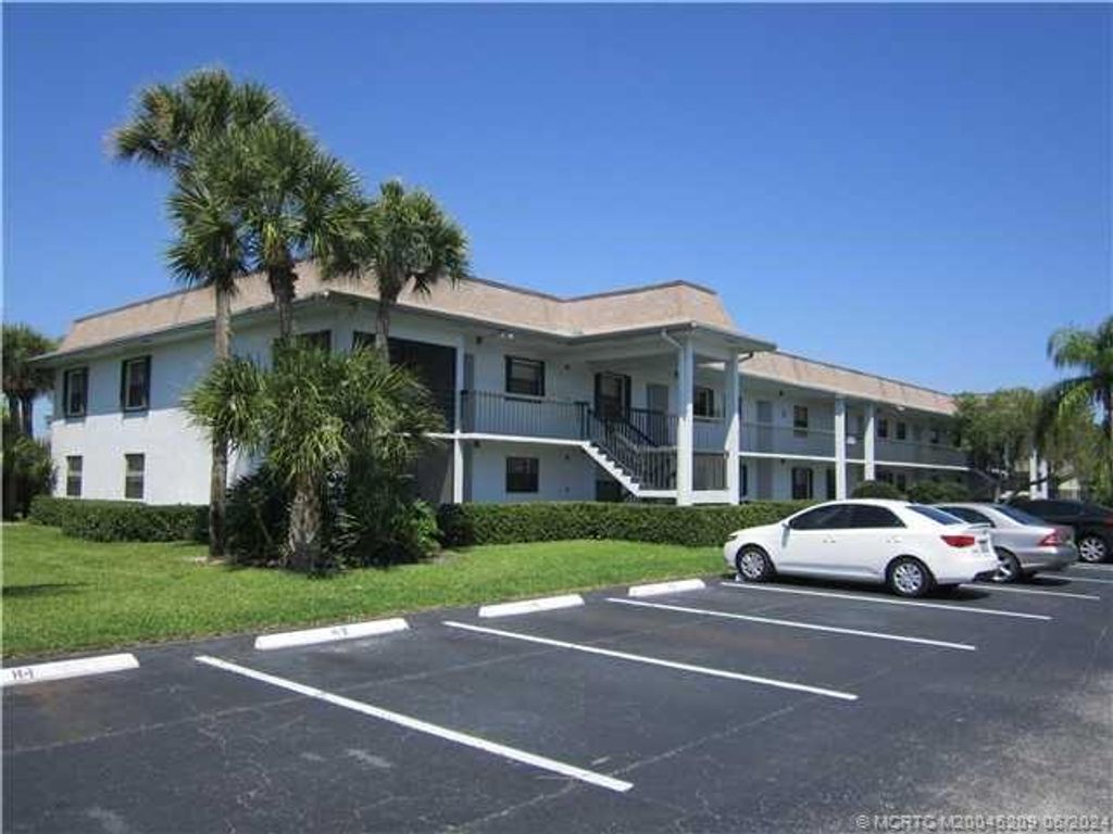 Photo of 1290 SE Parkview Place #A2, Stuart, FL 34994 (MLS # M20045209)