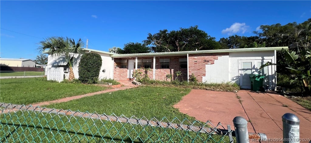 Photo of 439 Sandia Avenue, Port Saint Lucie, FL 34983 (MLS # M20056887)