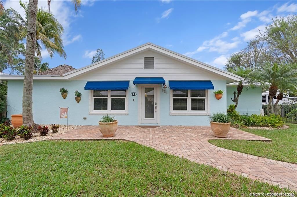 Photo of 931 SW 30th Street, Palm City, FL 34990 (MLS # M20052097)