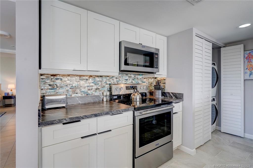 Stuart, Florida 34996, United States, 3 Bedrooms Bedrooms, ,3 BathroomsBathrooms,Residential,Active,8596