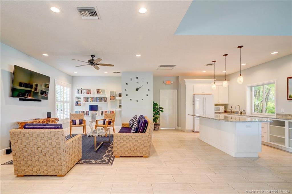 Stuart, Florida 34996, United States, 2 Bedrooms Bedrooms, ,2 BathroomsBathrooms,Residential,Active,65334