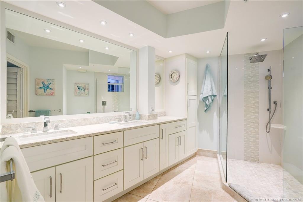 Stuart, Florida 34996, United States, 2 Bedrooms Bedrooms, ,2 BathroomsBathrooms,Residential,Active,65334